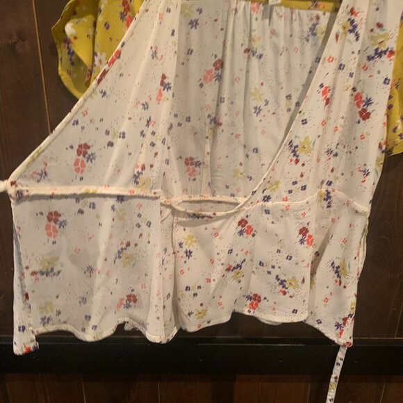 Meadow Rue by Anthropologie Bon Voyage Floral Wrap Blouse Size 4 - Picture 6 of 10